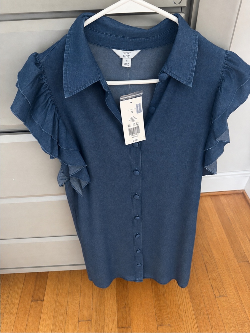 crown & ivy denim-blue ruffle sleeve button-down blouse